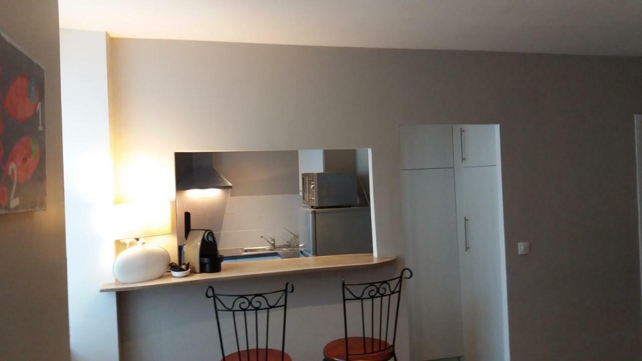 Lesneven Appart Nuitee Bagian luar foto